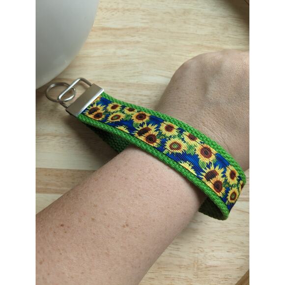 Sunflower Keychain Wristlet Feather Boho Fabric Key Ring FOB Green Floral Gift - Picture 4 of 7